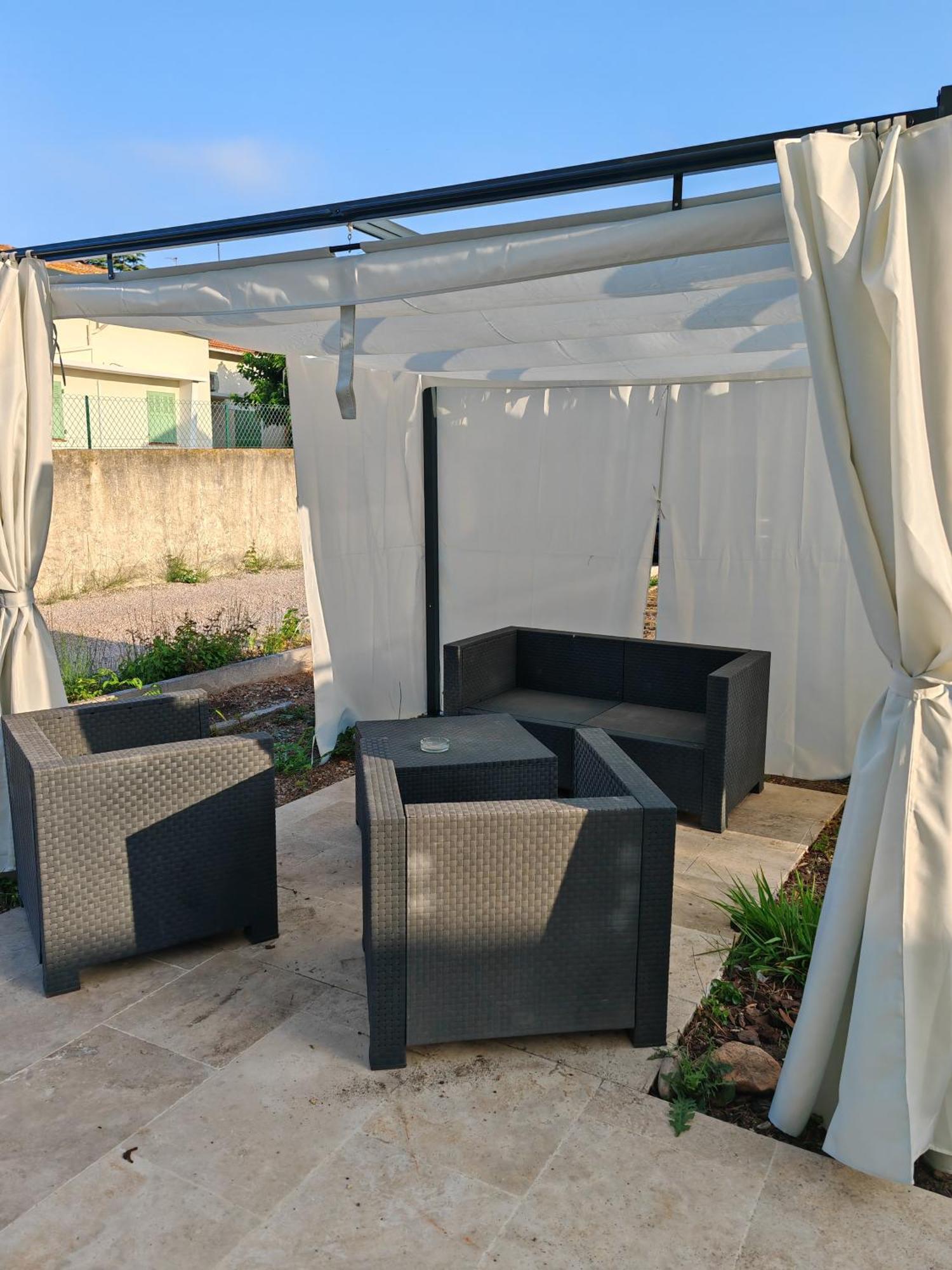 Appartement meublé Golfe-Juan plage Vallauris Camera foto