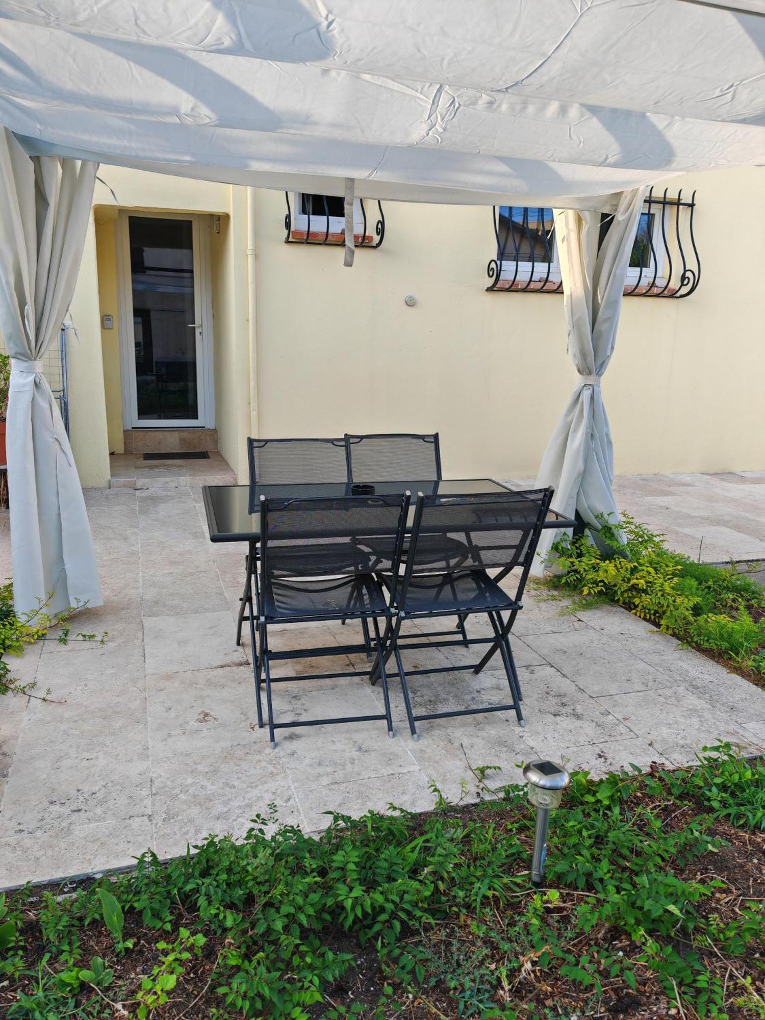 Appartement meublé Golfe-Juan plage Vallauris Camera foto